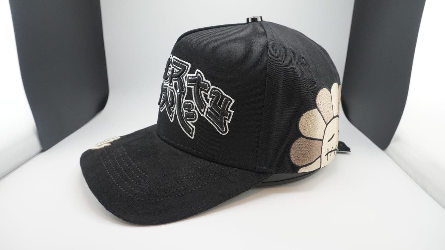 Gorra Flor negra cherry